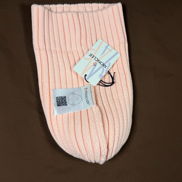 Moncler Pink Knit Beanie w/ Pom Pom – Women’s – New - Picture 4 of 4